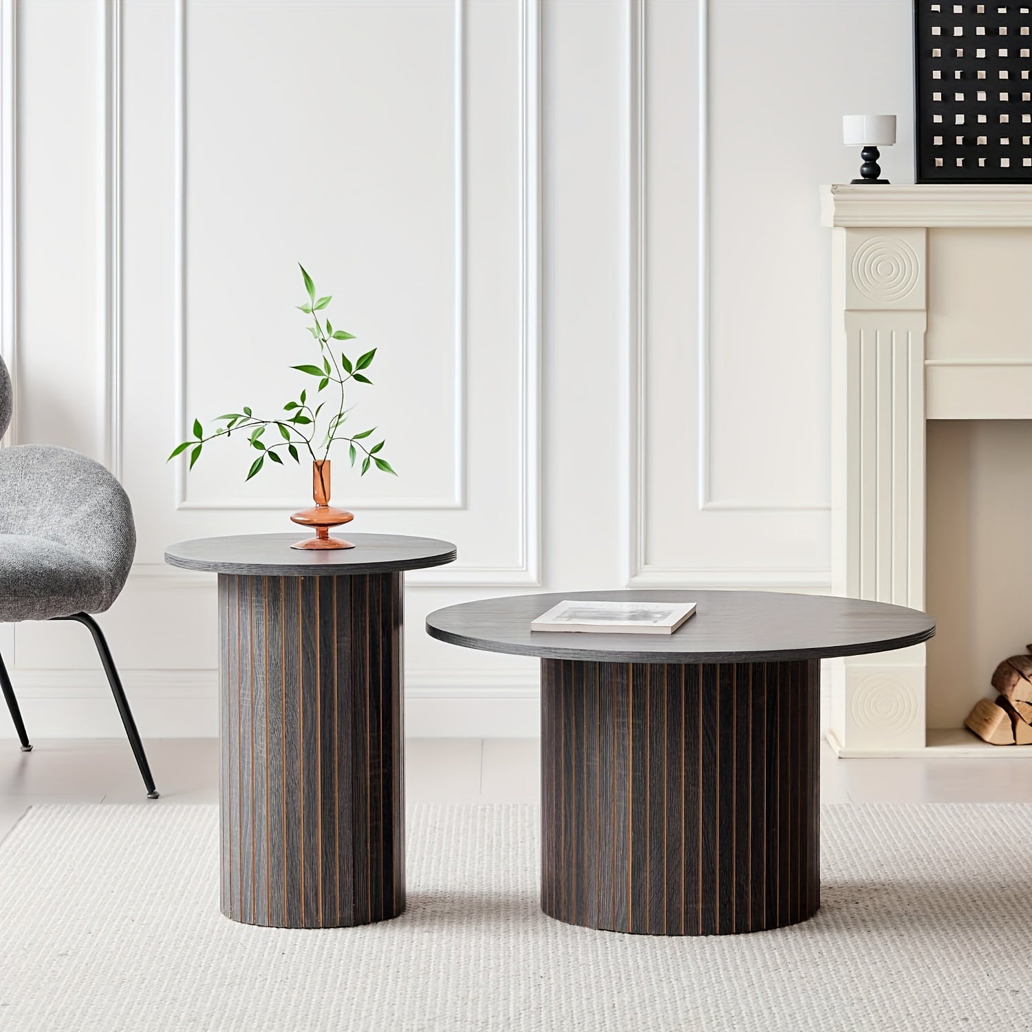 Set of 2 Round Nesting Coffee Tables, Bohemian Wooden Circular Side Table with Fluted Design, Rustic End Table for Living Room Or Bedroom, Ideal for Apartments